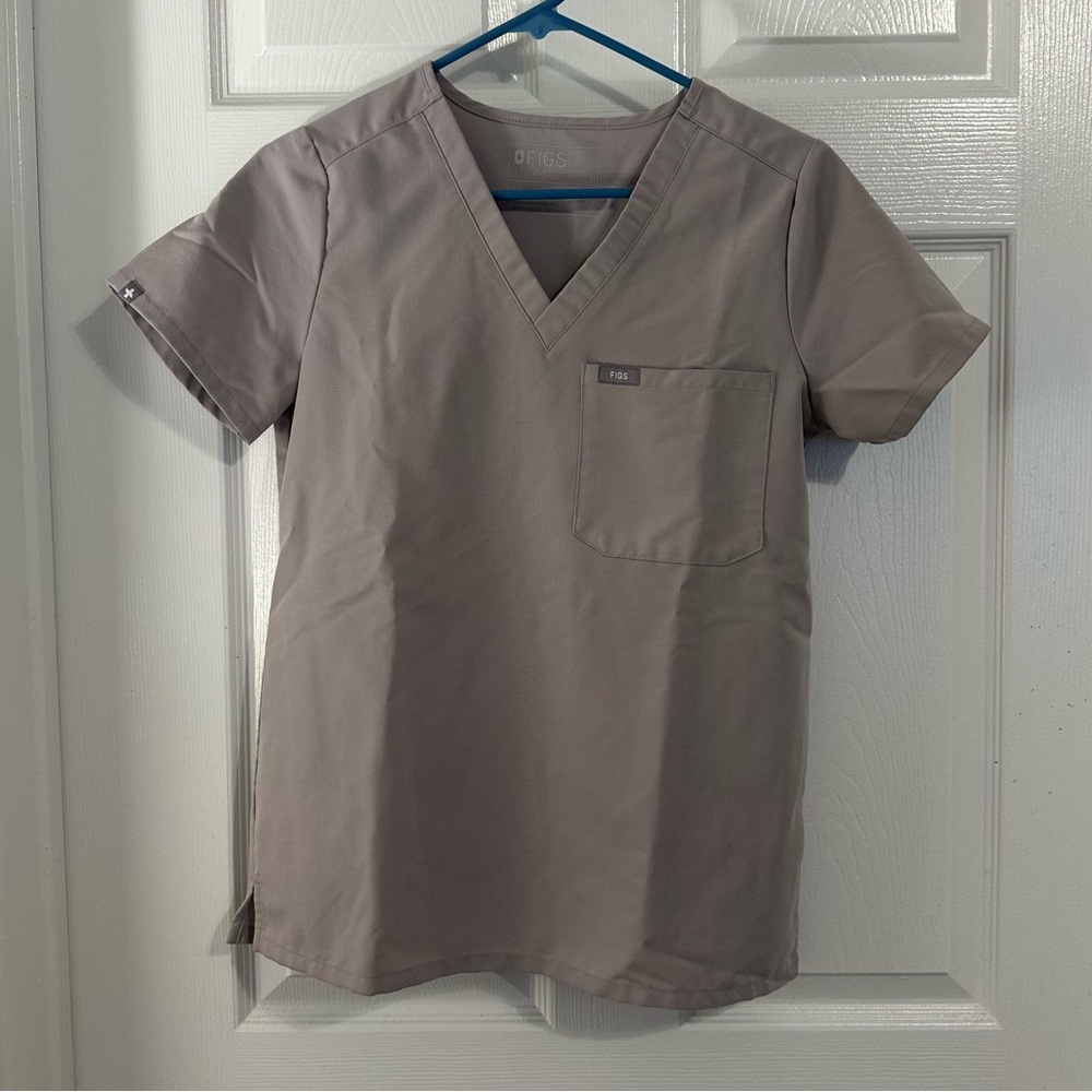 FIGS Women's Slate Scrub set
